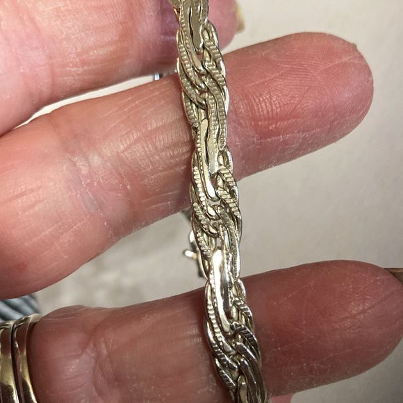 Sterling silver stamped 925 woven band bracelet. Nice quality. Pre owned - Picture 2 of 7